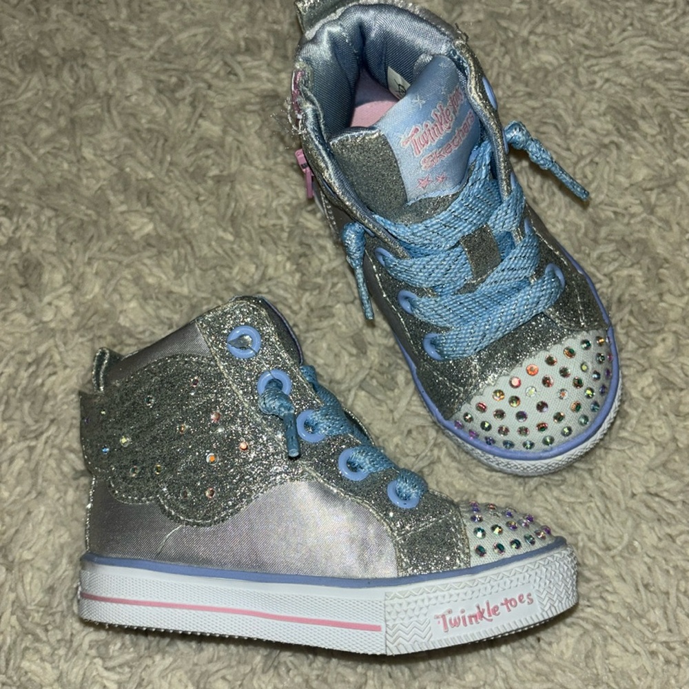 Twinkle toes light up baby girl shoes size 5 used once